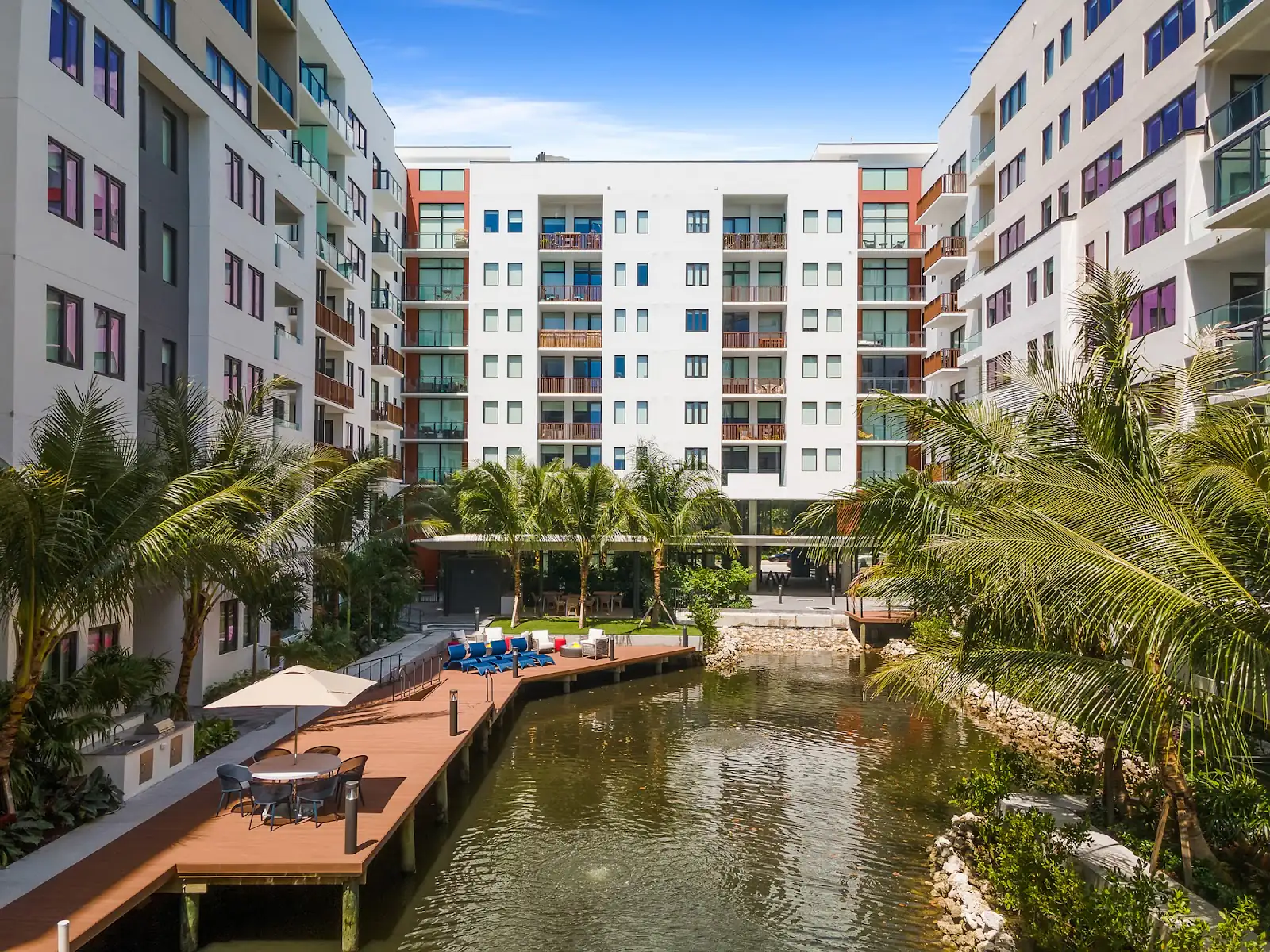 Edificio de apartamentos 10X Las Olas Walk en Fort Lauderdale