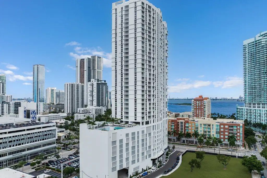Edificio de apartamentos 2000 Biscayne en Edgewater, Miami