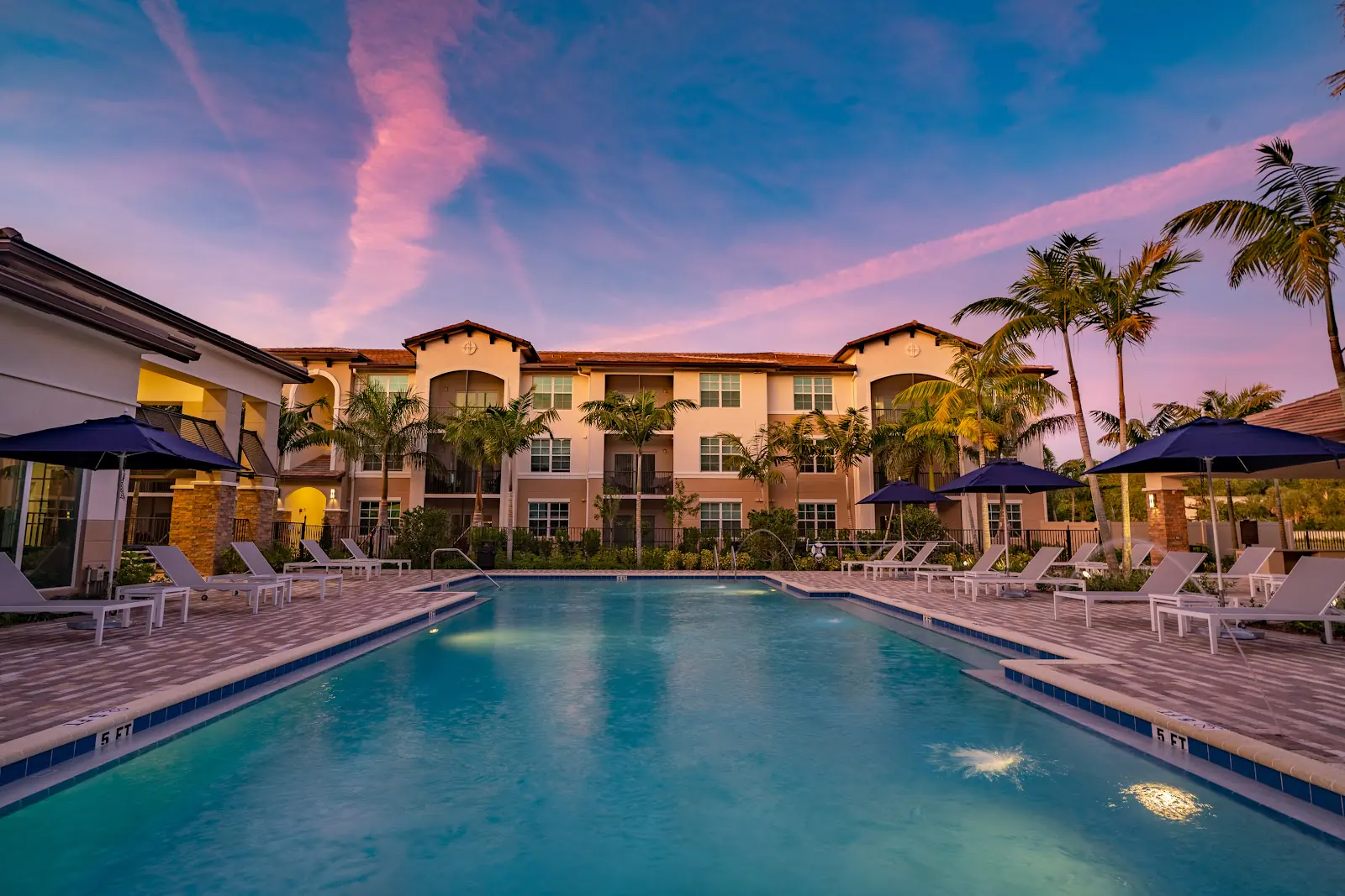 Edificio de apartamentos Alora West Palm Beach en West Palm Beach