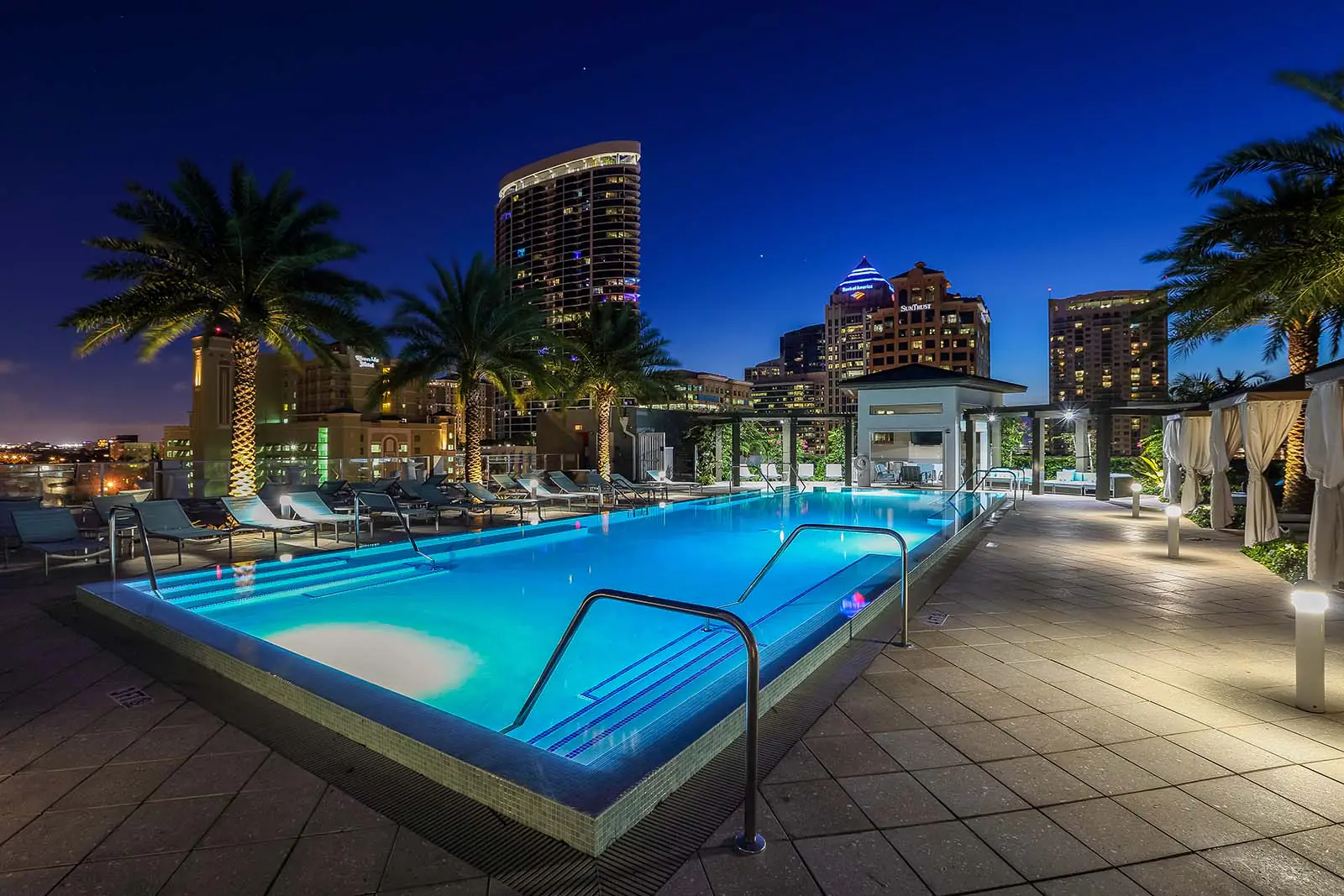 Piscina de Amaray Las Olas by Windsor en Fort Lauderdale