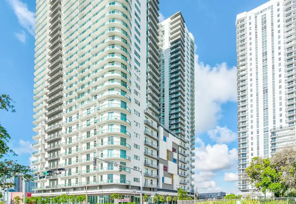Edificio de apartamentos Art Plaza en Downtown Miami