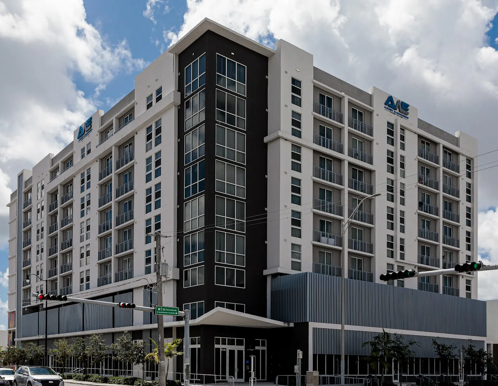 Edificio de apartamentos Audrey Edmonson Transit Village en Liberty City, Miami