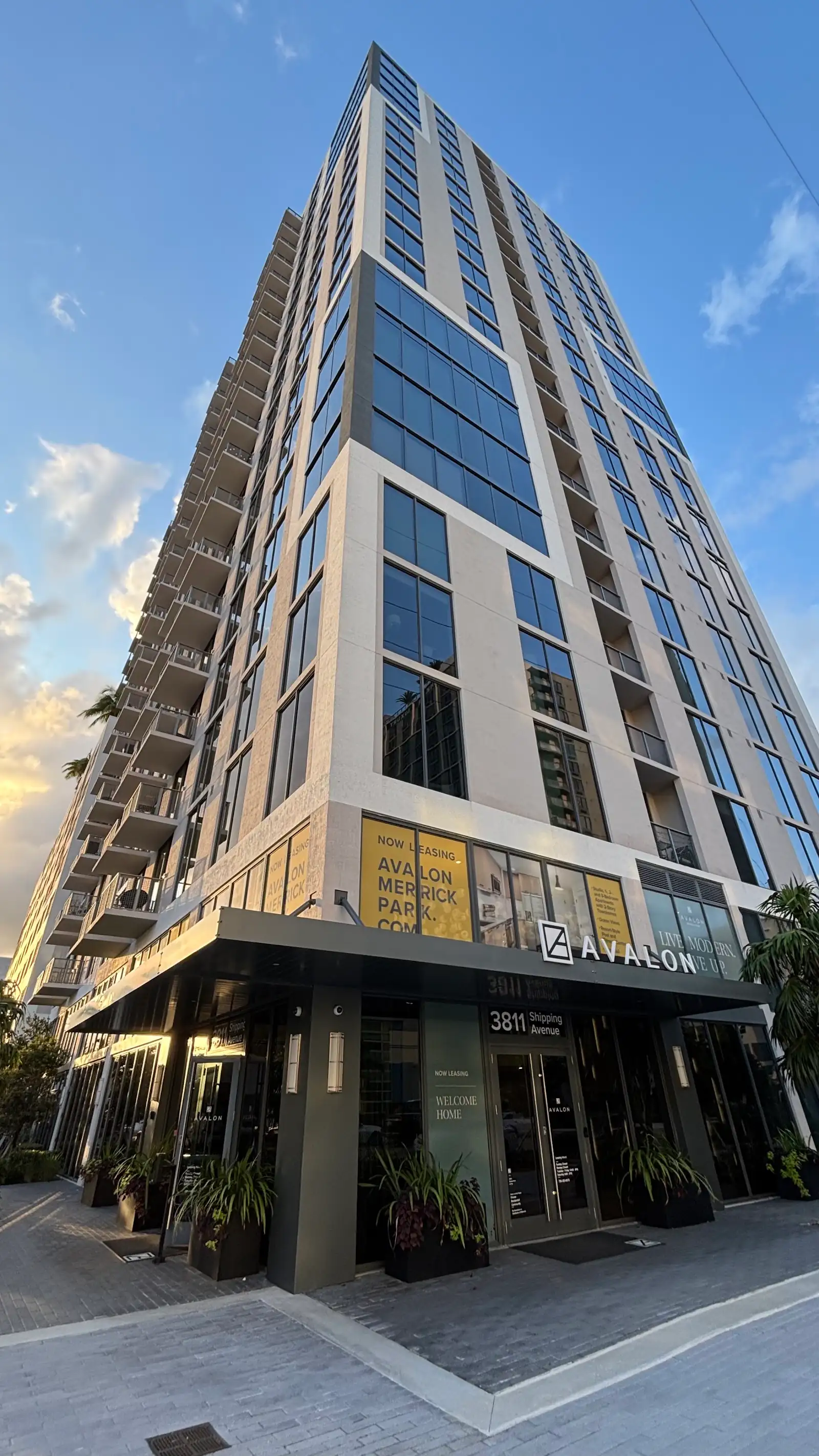 Edificio de apartamentos Avalon Merrick Park en Coral Gables, Miami