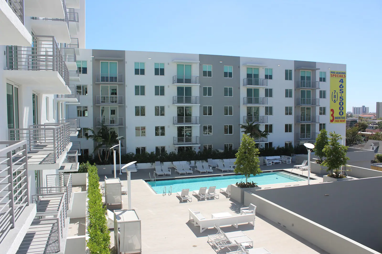 Edificio de apartamentos Brickell West City Rentals en Little Havana, Miami