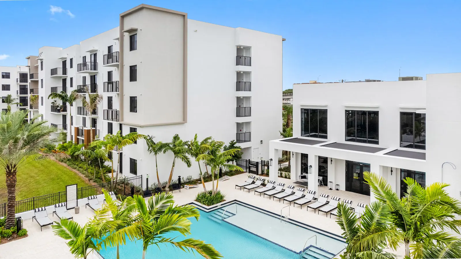 Edificio de apartamentos Caroline Golden Glades en Golden Glades, Miami