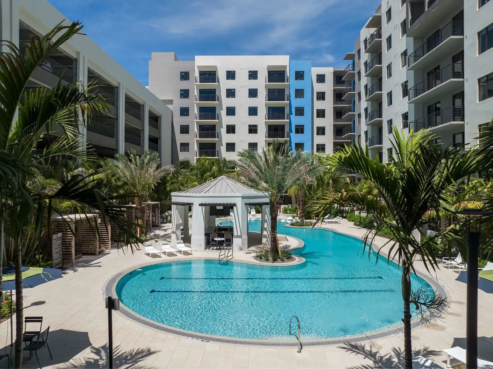 Edificio de apartamentos CERU en Boca Raton
