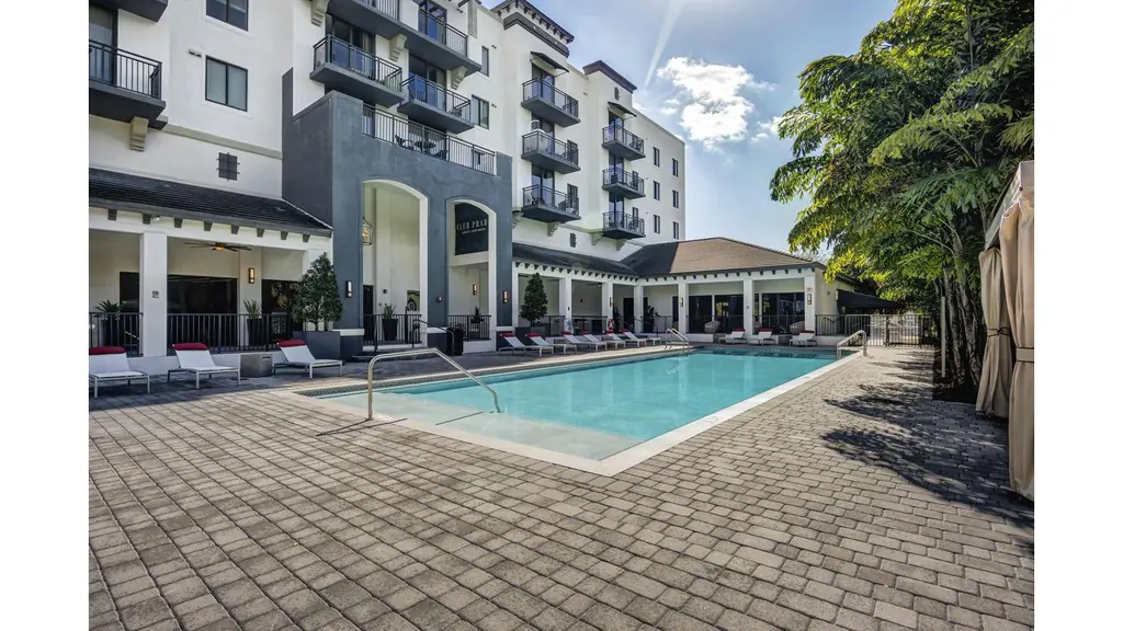 Edificio de apartamentos Club Prado en West Miami