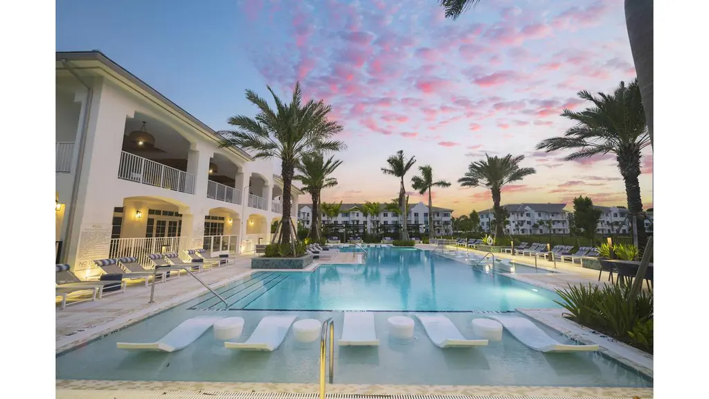 Piscina de Elan Palm Reserve en Lake Worth Beach