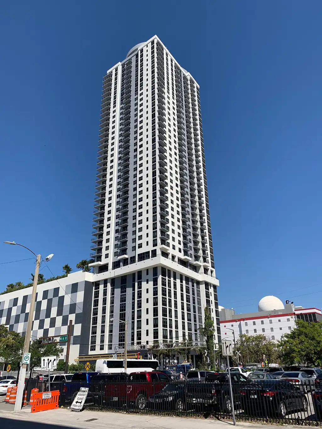 Edificio de apartamentos Flow Miami World en Downtown Miami