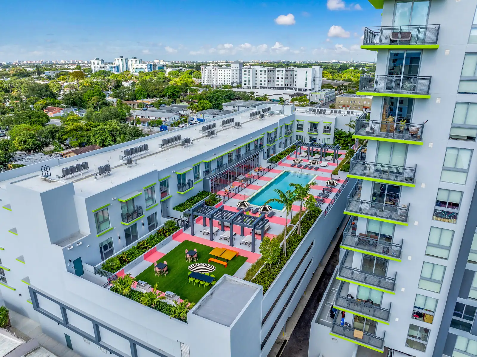 Edificio de apartamentos Fourteen Main Street Residences by NEO en Allapattah, Miami