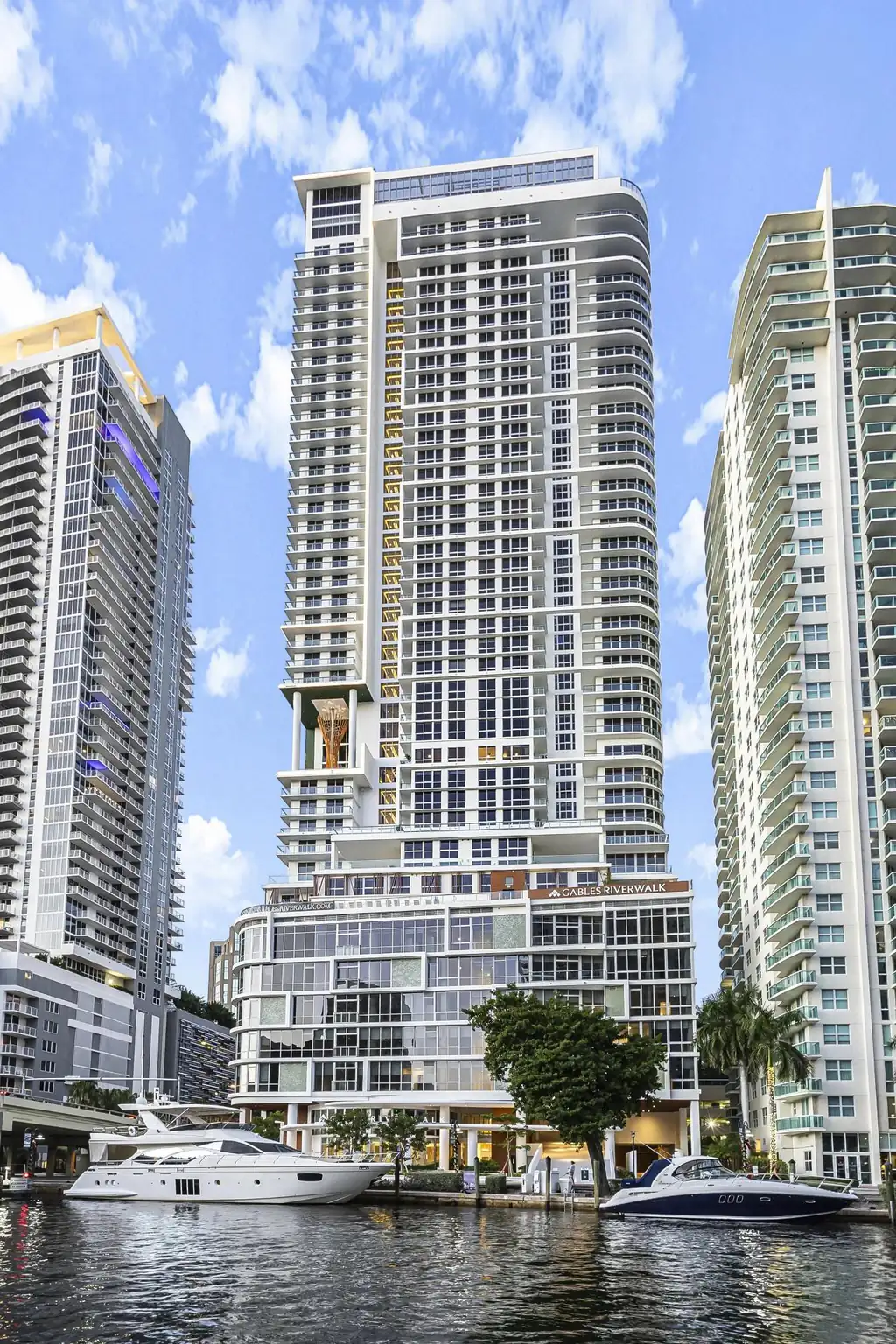 Edificio de apartamentos Gables Riverwalk en Fort Lauderdale