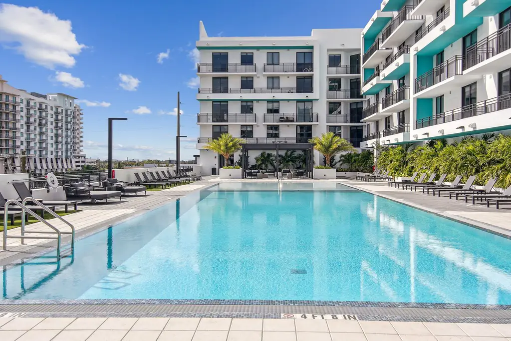 Edificio de apartamentos Hollywood Heights on the Boulevard en Hollywood