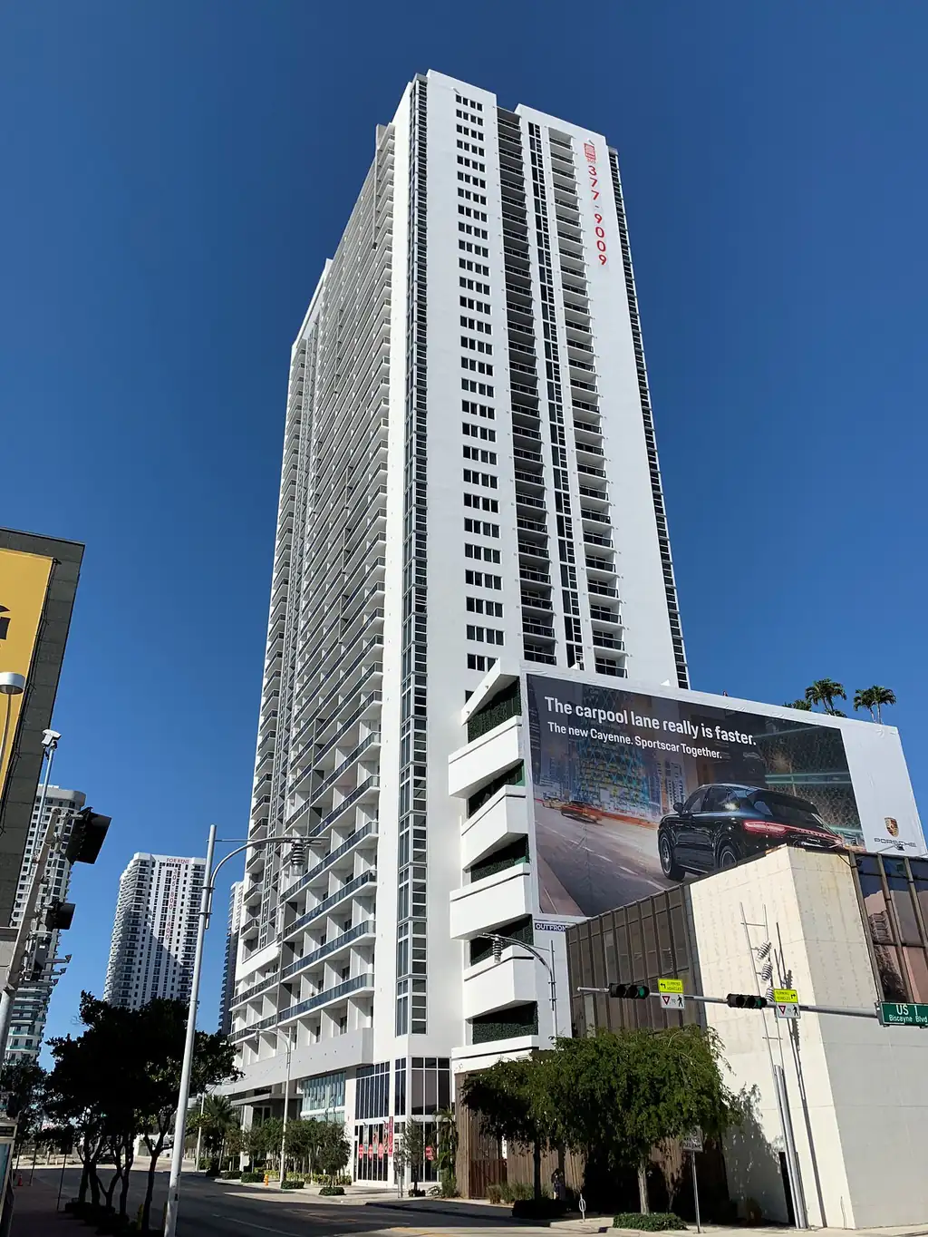 Edificio de apartamentos Melody Tower en Downtown Miami