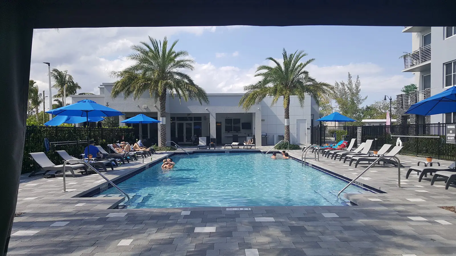 Edificio de apartamentos Metropolitan en Wilton Manors
