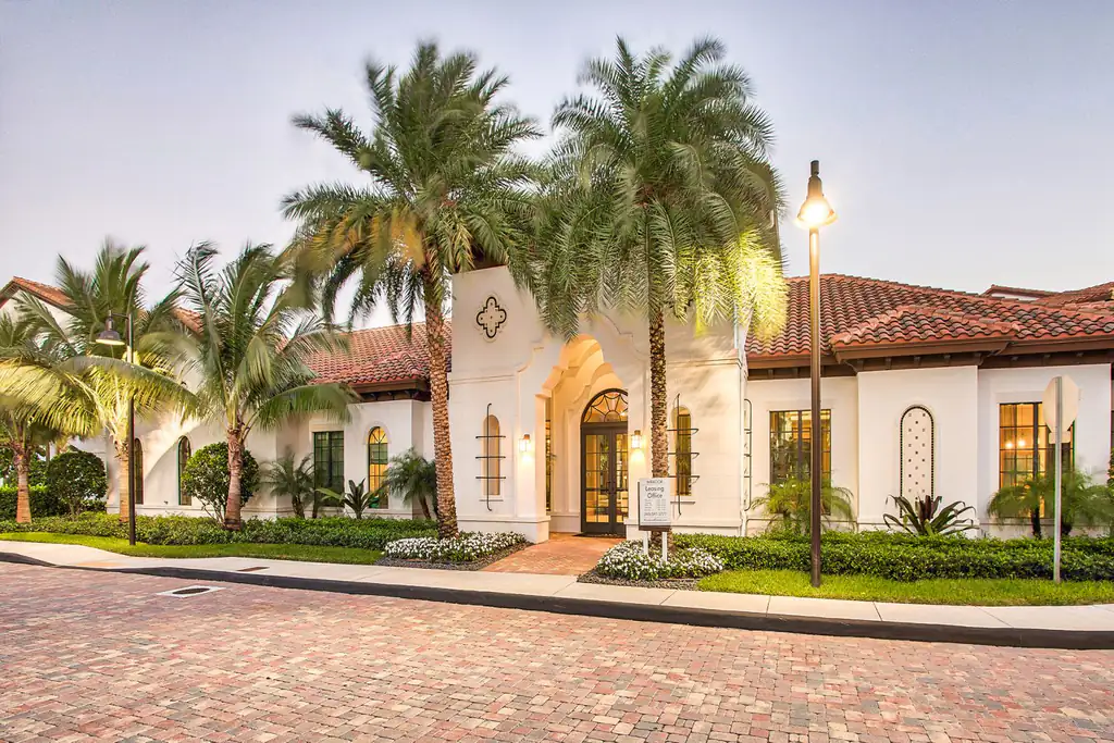 Edificio de apartamentos Mirador at Doral by Windsor en Doral