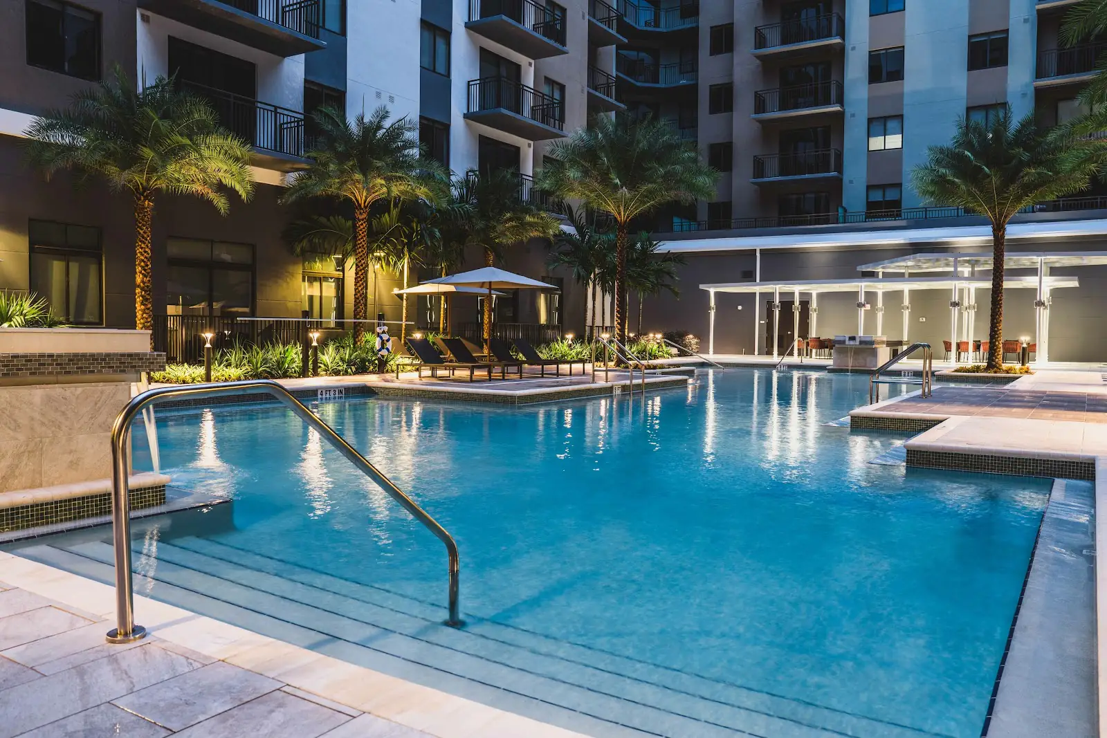 Piscina de Modera Coral Springs en Coral Springs