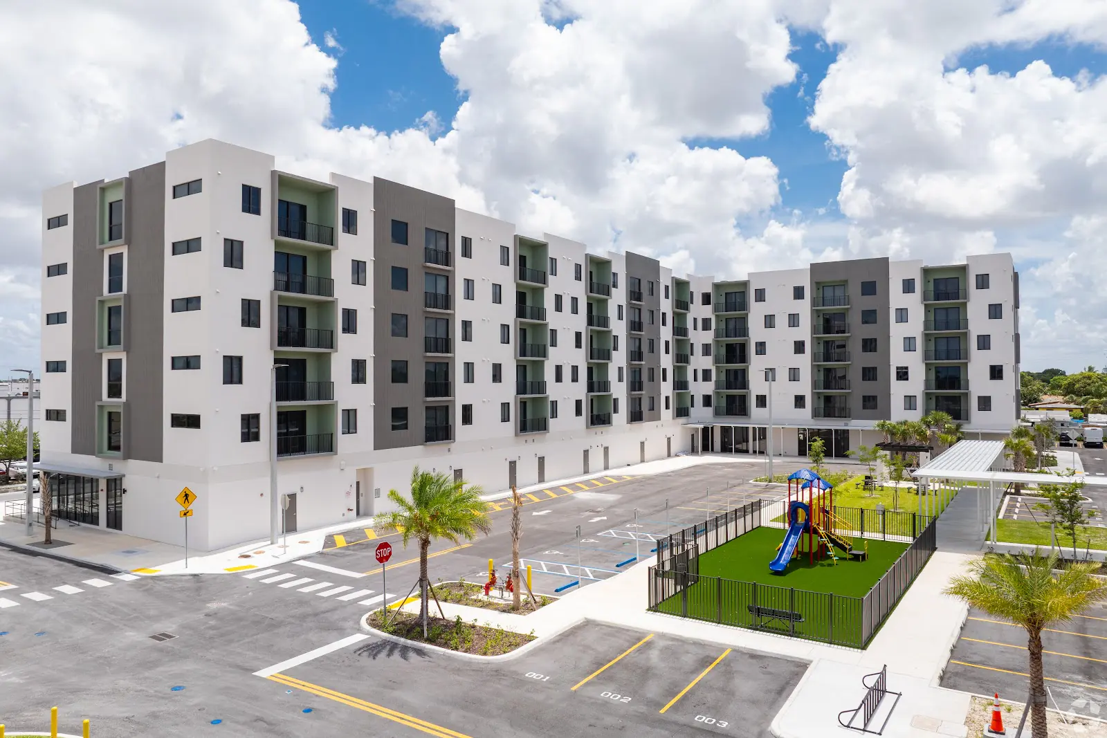 Edificio de apartamentos Northside Vistas en West Little River, Miami