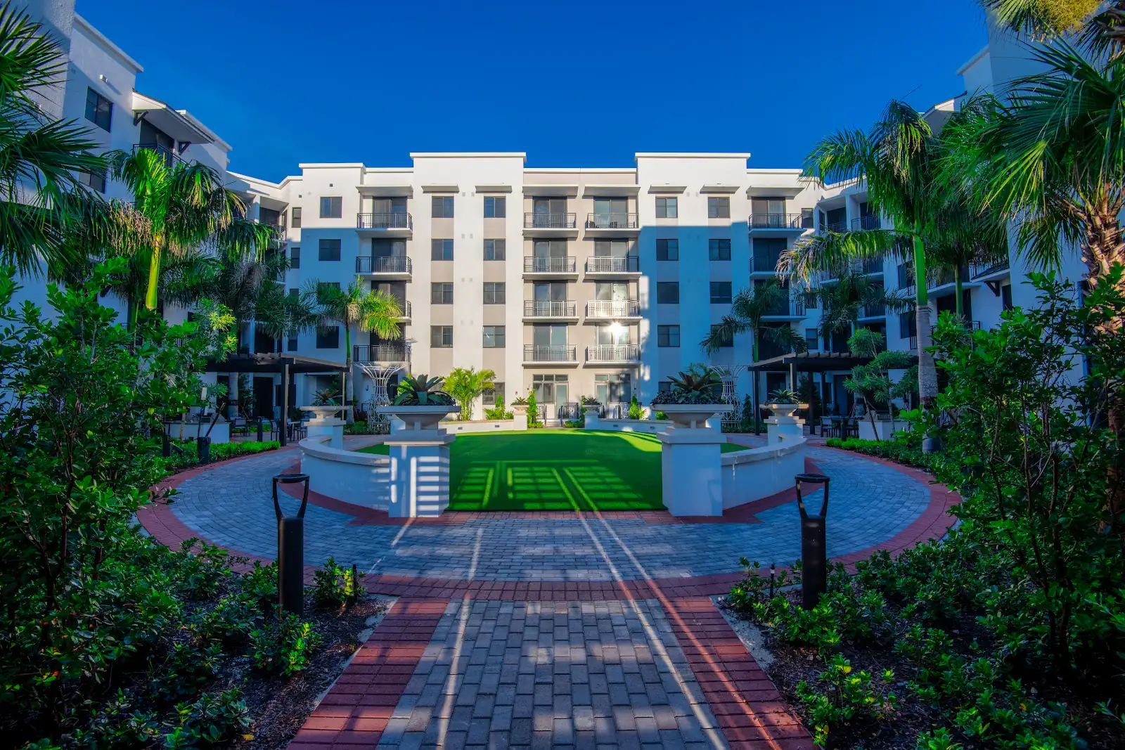 Edificio de apartamentos Palmetto Station en Palmetto Bay
