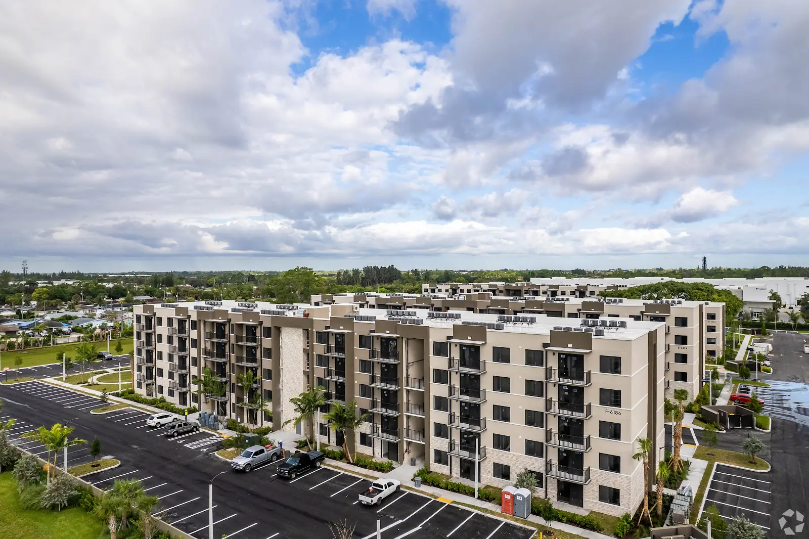 Edificio de apartamentos Pine Ridge en West Palm Beach