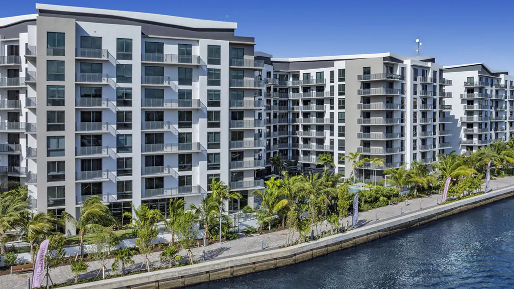 Edificio de apartamentos Remi on the River en Little Havana, Miami