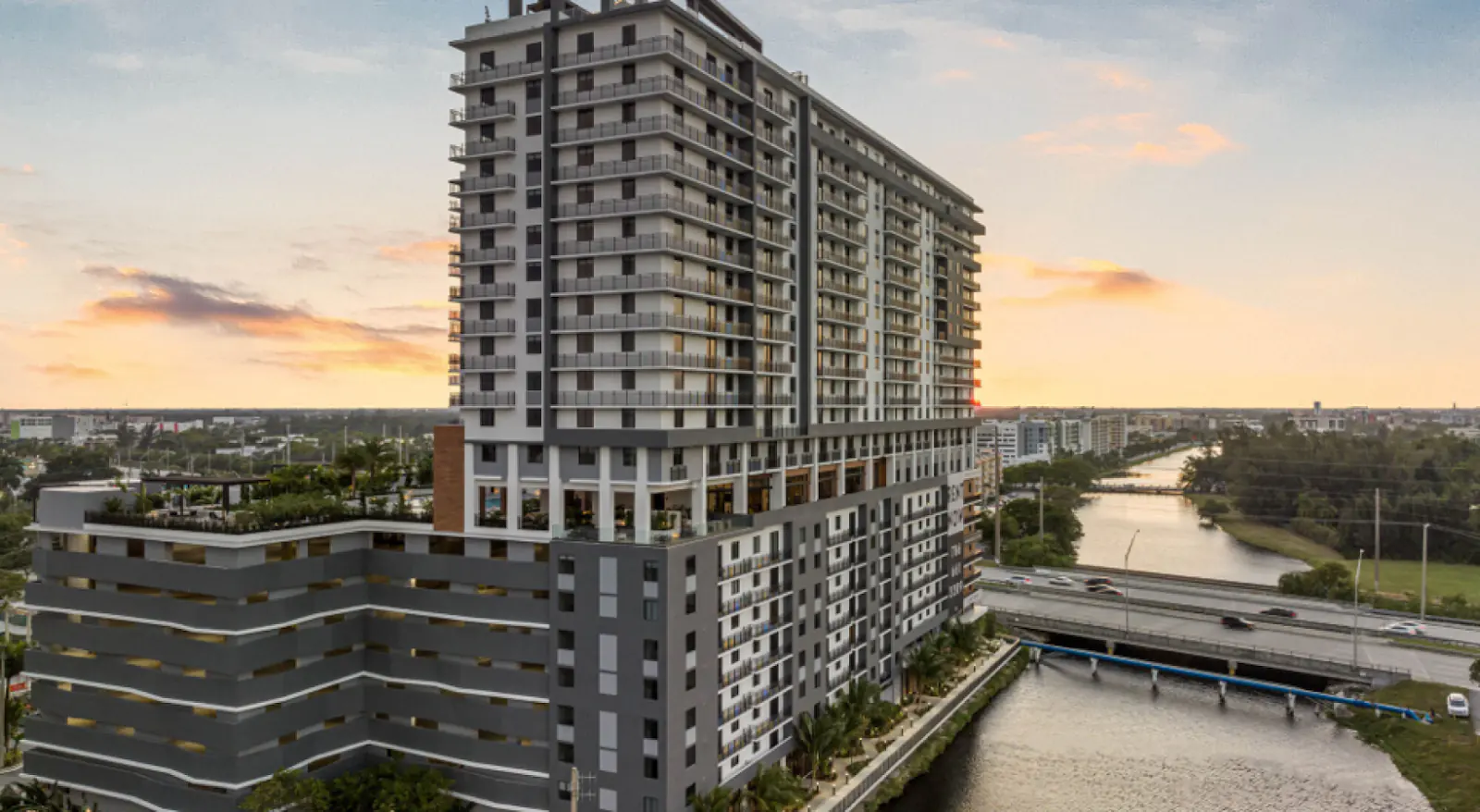 Edificio de apartamentos Soleste NoMi Beach en North Miami Beach