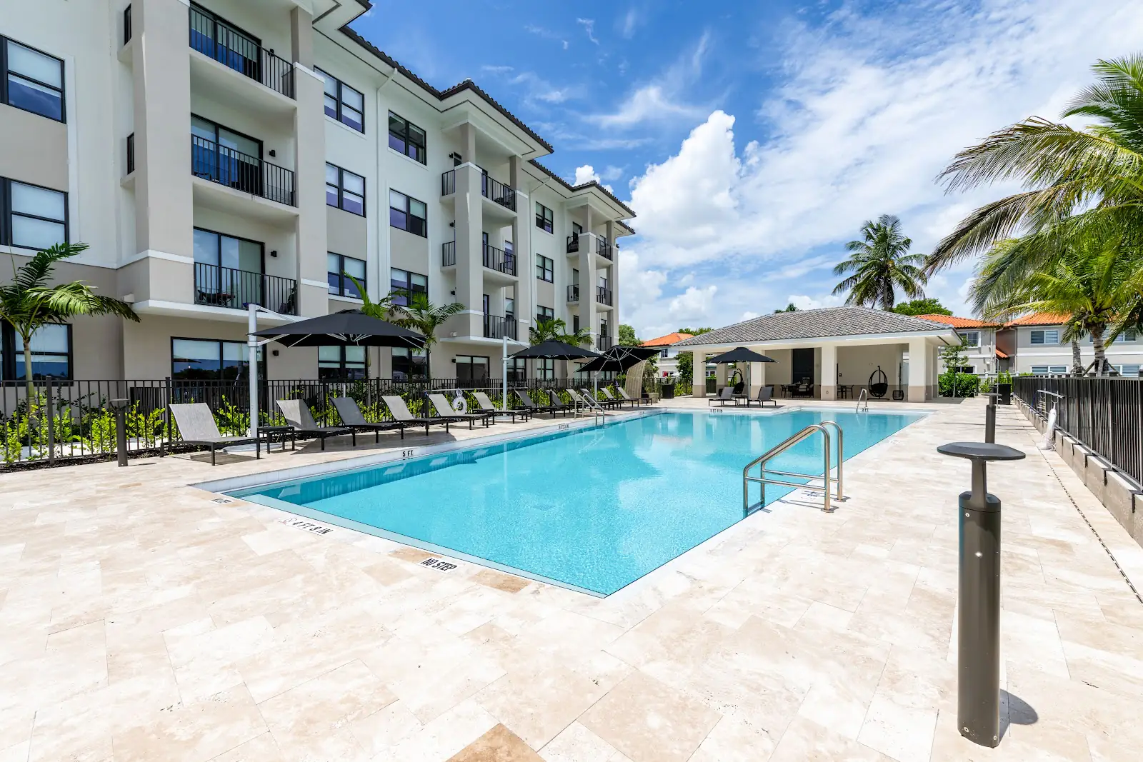 Edificio de apartamentos South Pointe Apartments en Miami Lakes