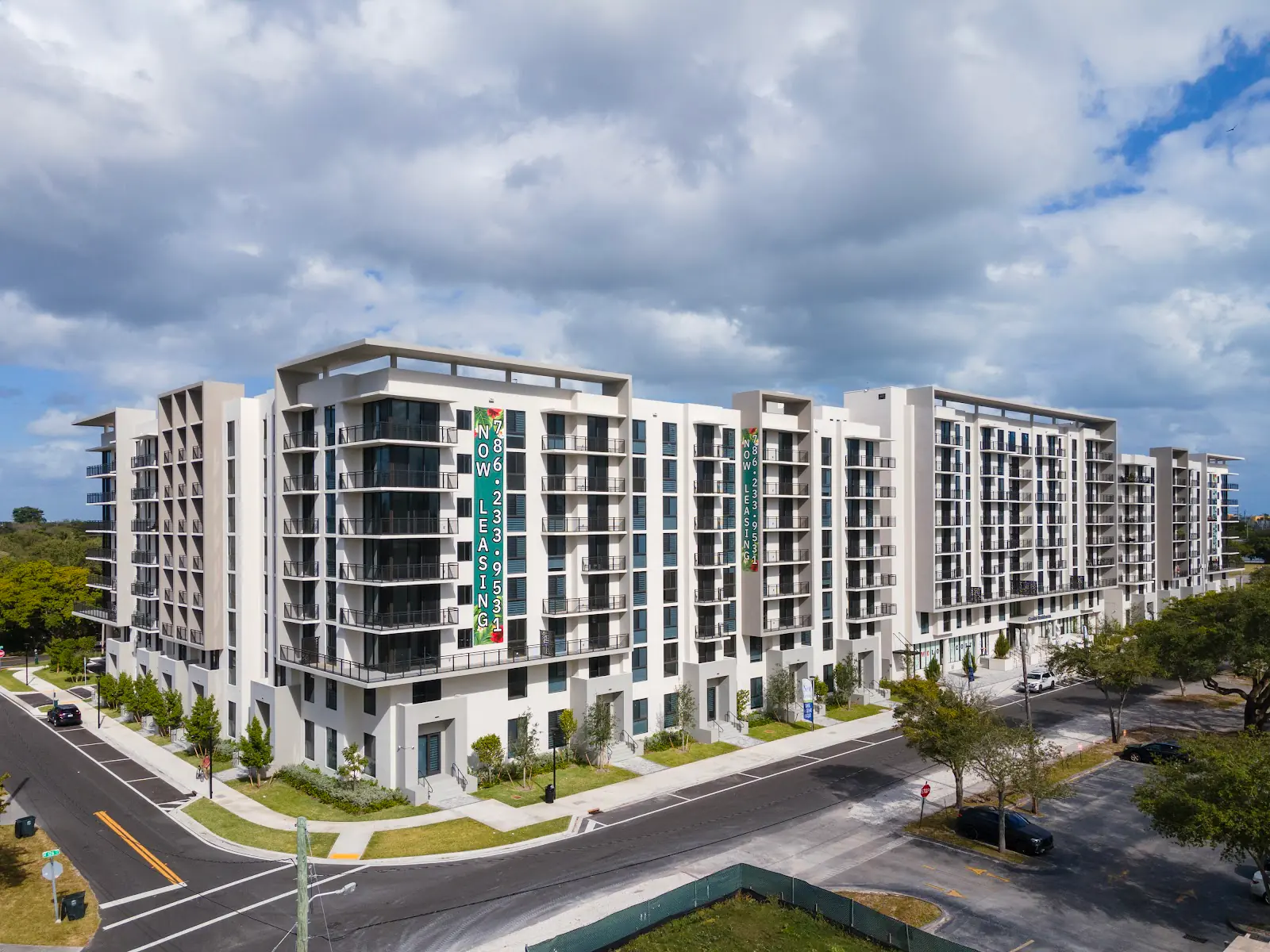 Edificio de apartamentos The Gardens Residences en North Miami