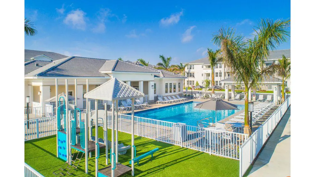 Piscina de The Olivia Apartments en Homestead