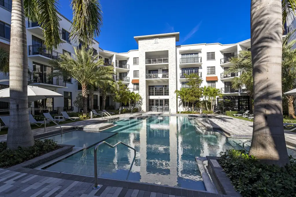 Edificio de apartamentos The Point at District Flats en West Palm Beach