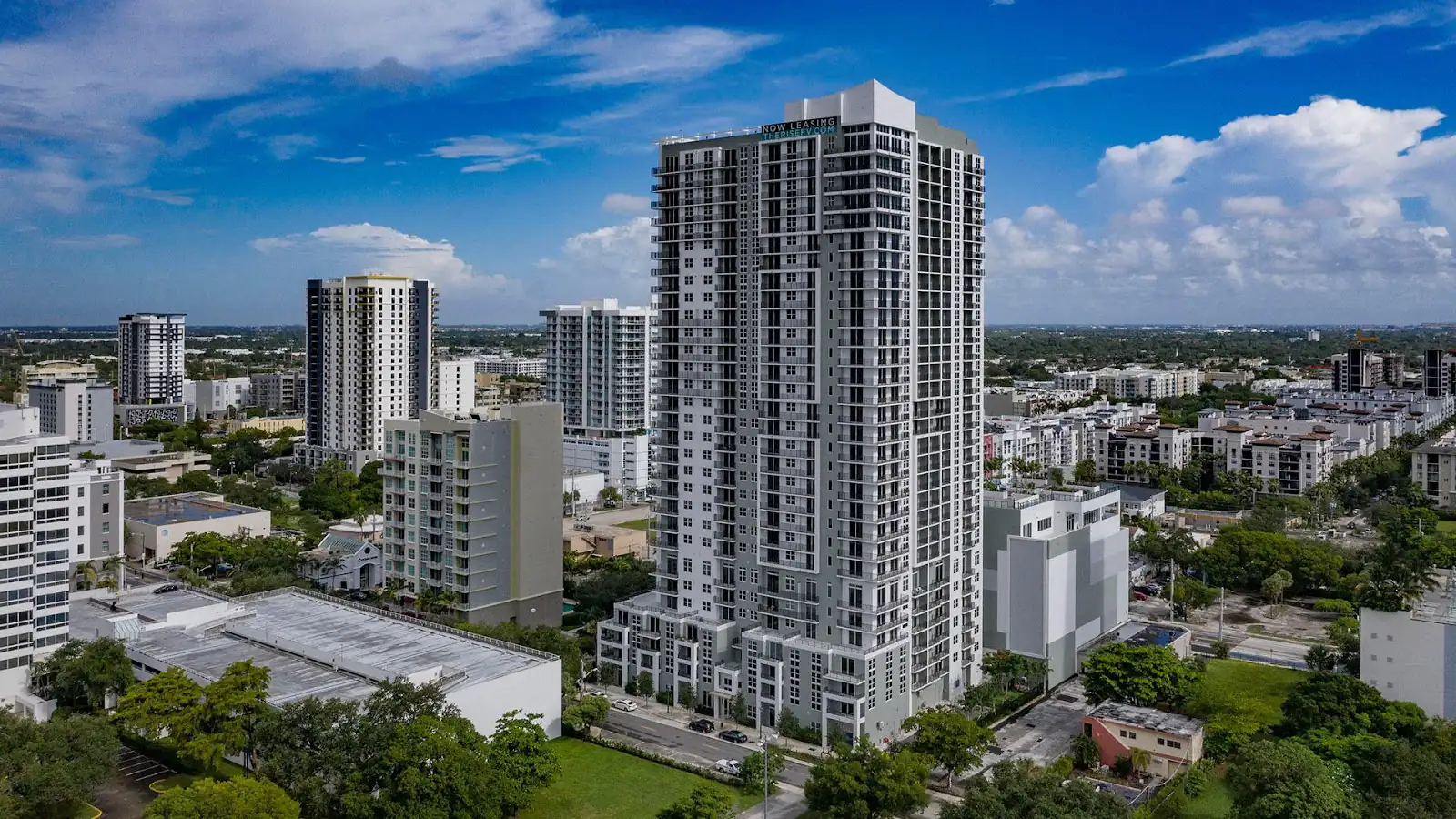 Edificio de apartamentos The Rise Flagler Village en Fort Lauderdale