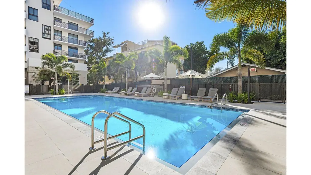 Piscina de The Vibe Miami en Little Havana, Miami