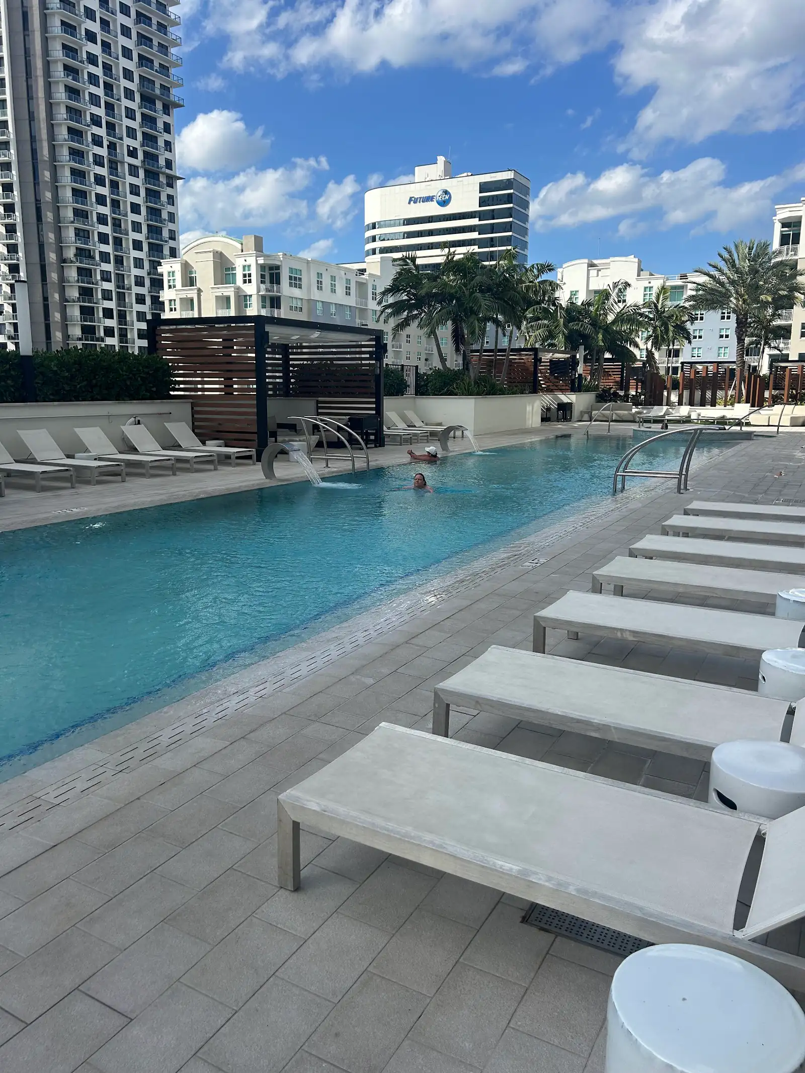 Piscina de Veneto Las Olas en Fort Lauderdale