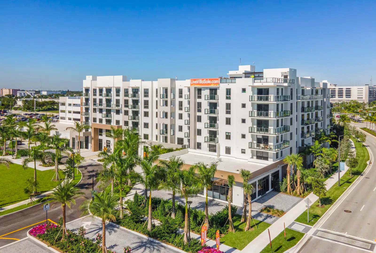 Edificio de apartamentos Villa SoLé at SoLé Mia en North Miami