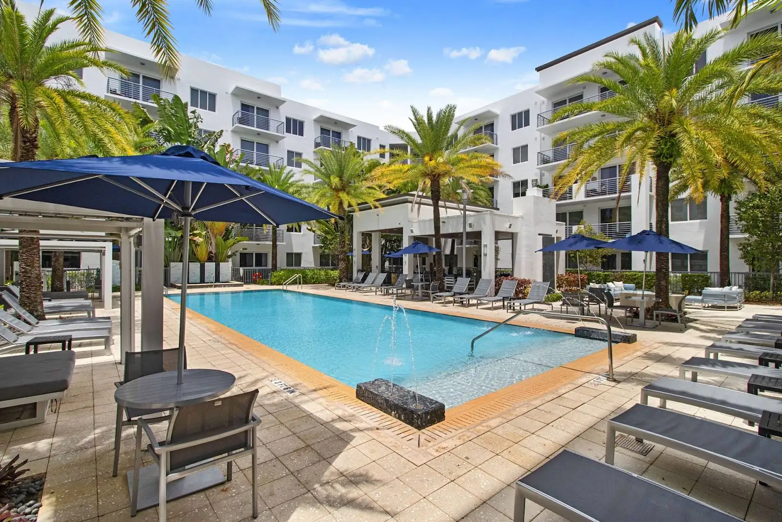 Edificio de apartamentos Windsor Pembroke Gardens en Pembroke Pines